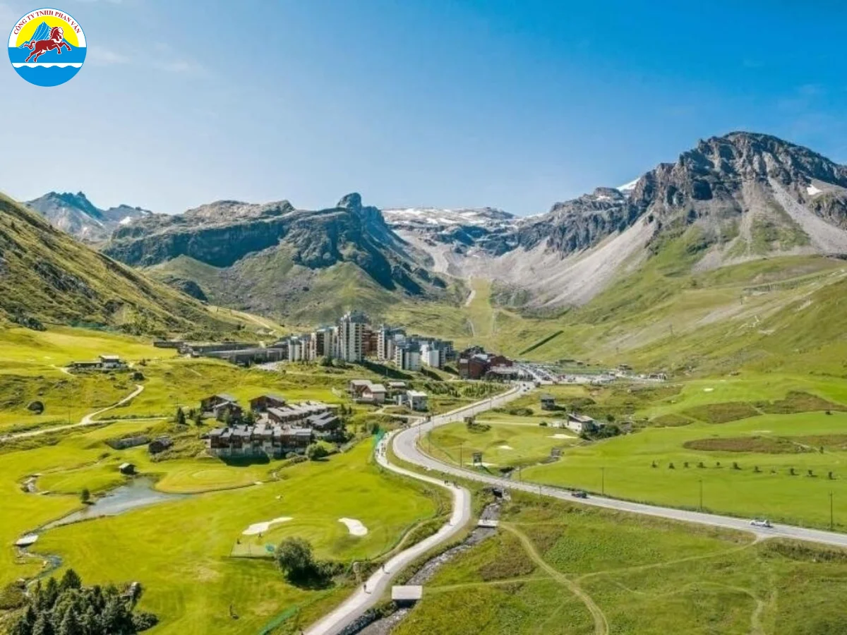 Giai đoạn từ giữa tháng 6 đến giữa tháng 9 là mùa cao điểm du lịch tại Pháp