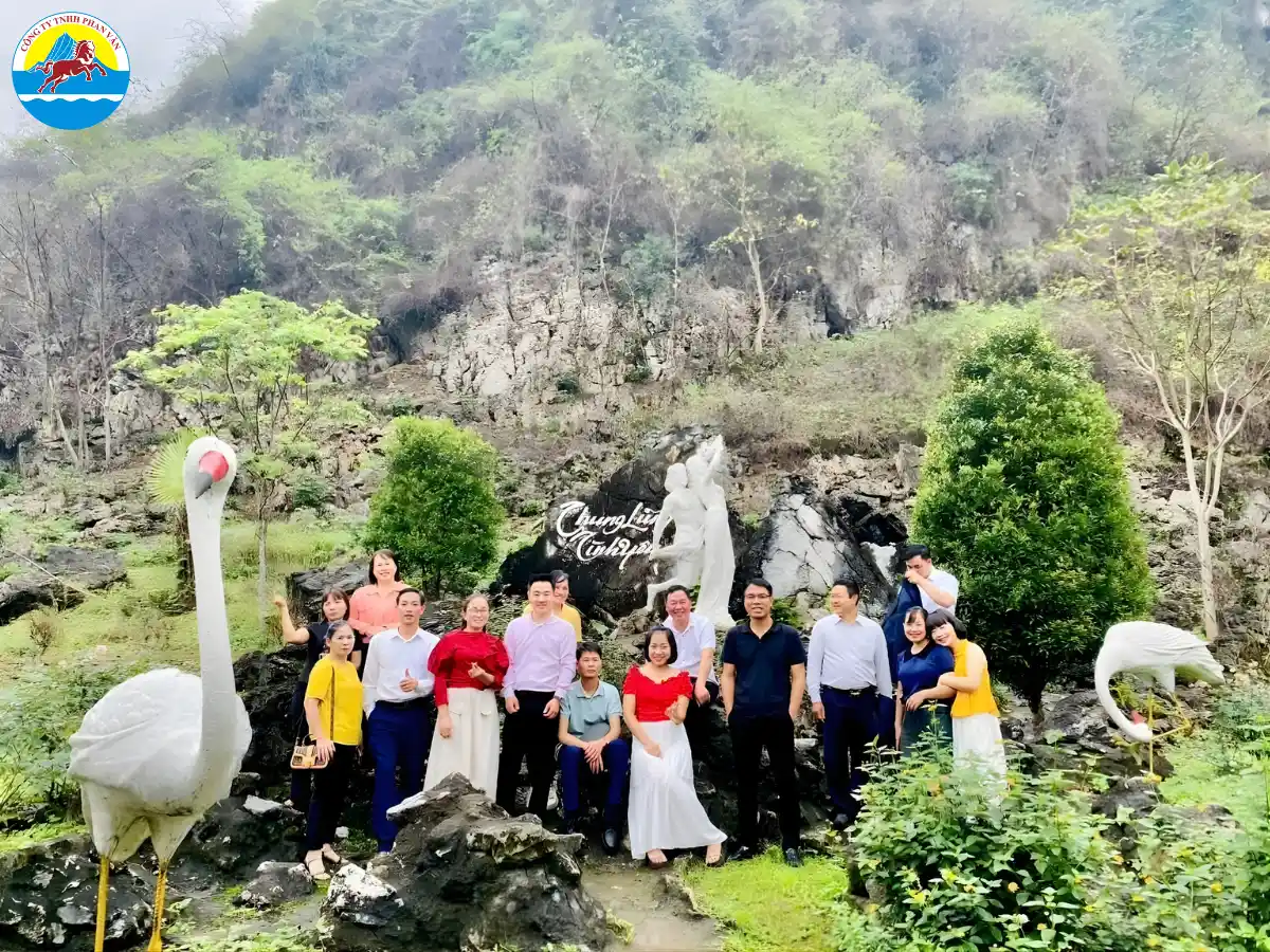 Thung lũng tình yêu Yên Lạc