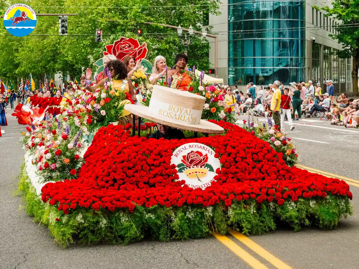 Mùa hè rực rỡ với Rose Festival