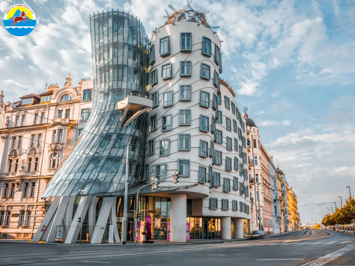 Dancing House