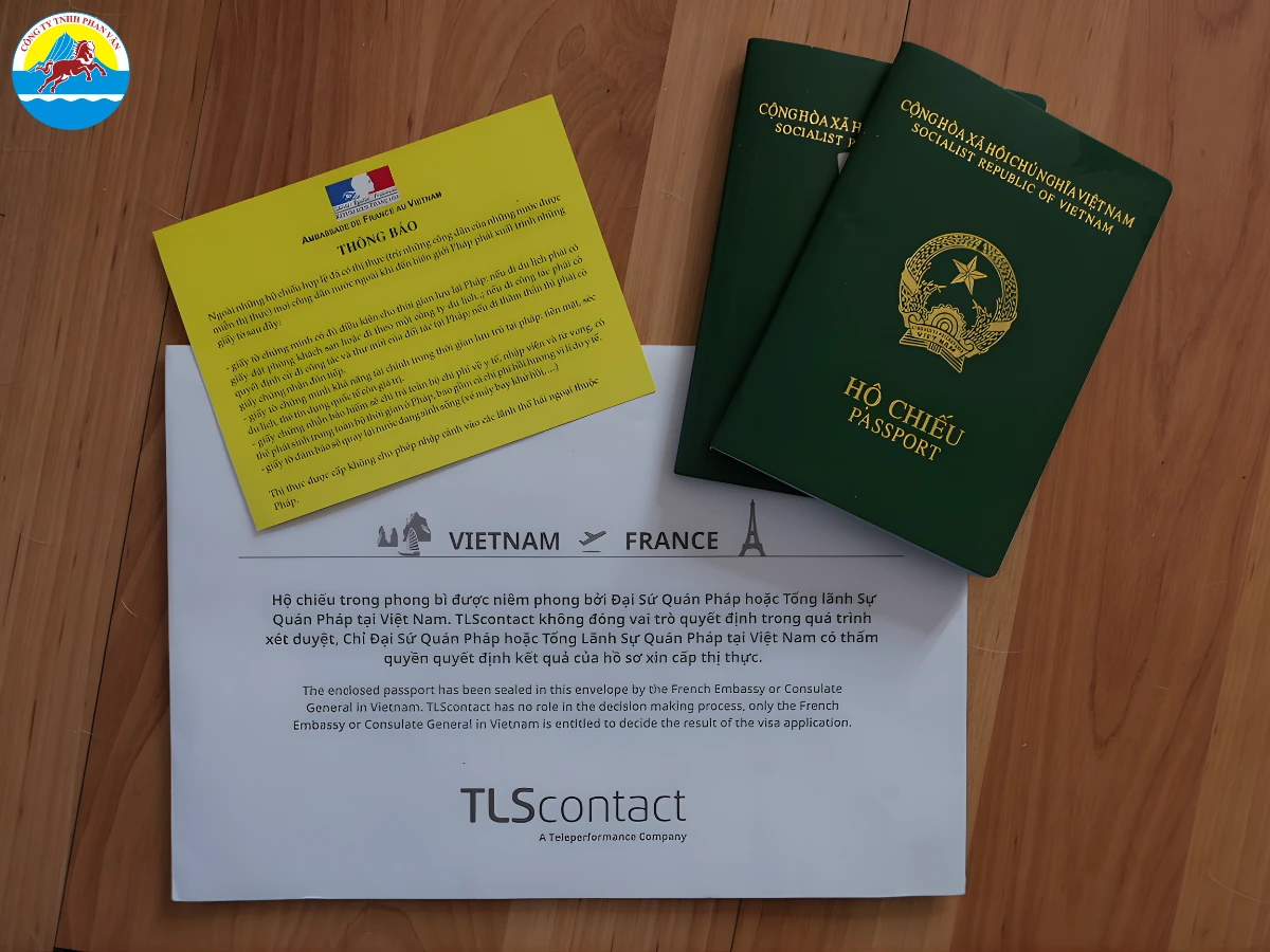 Provence thuộc lãnh thổ Pháp, một quốc gia nằm trong khối Schengen