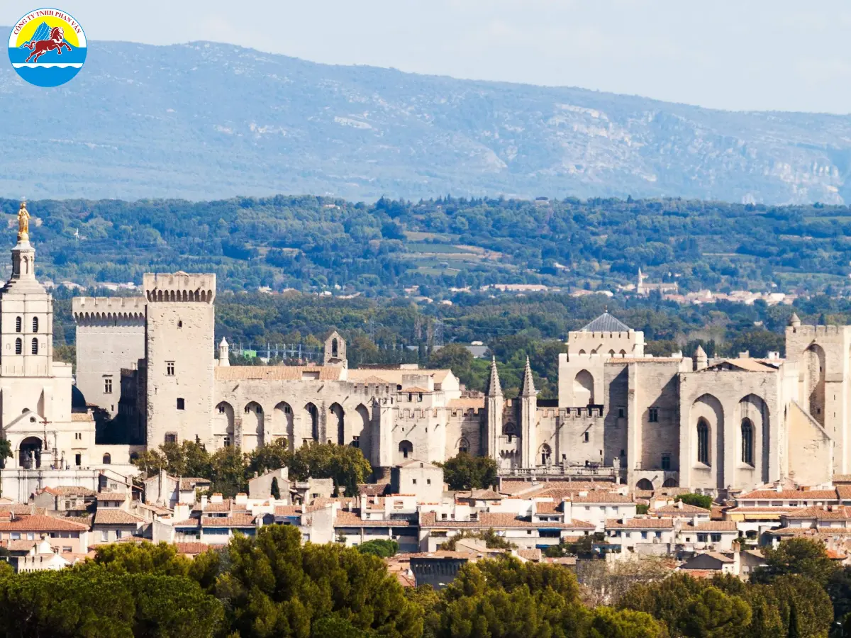 Cung điện Giáo hoàng Avignon