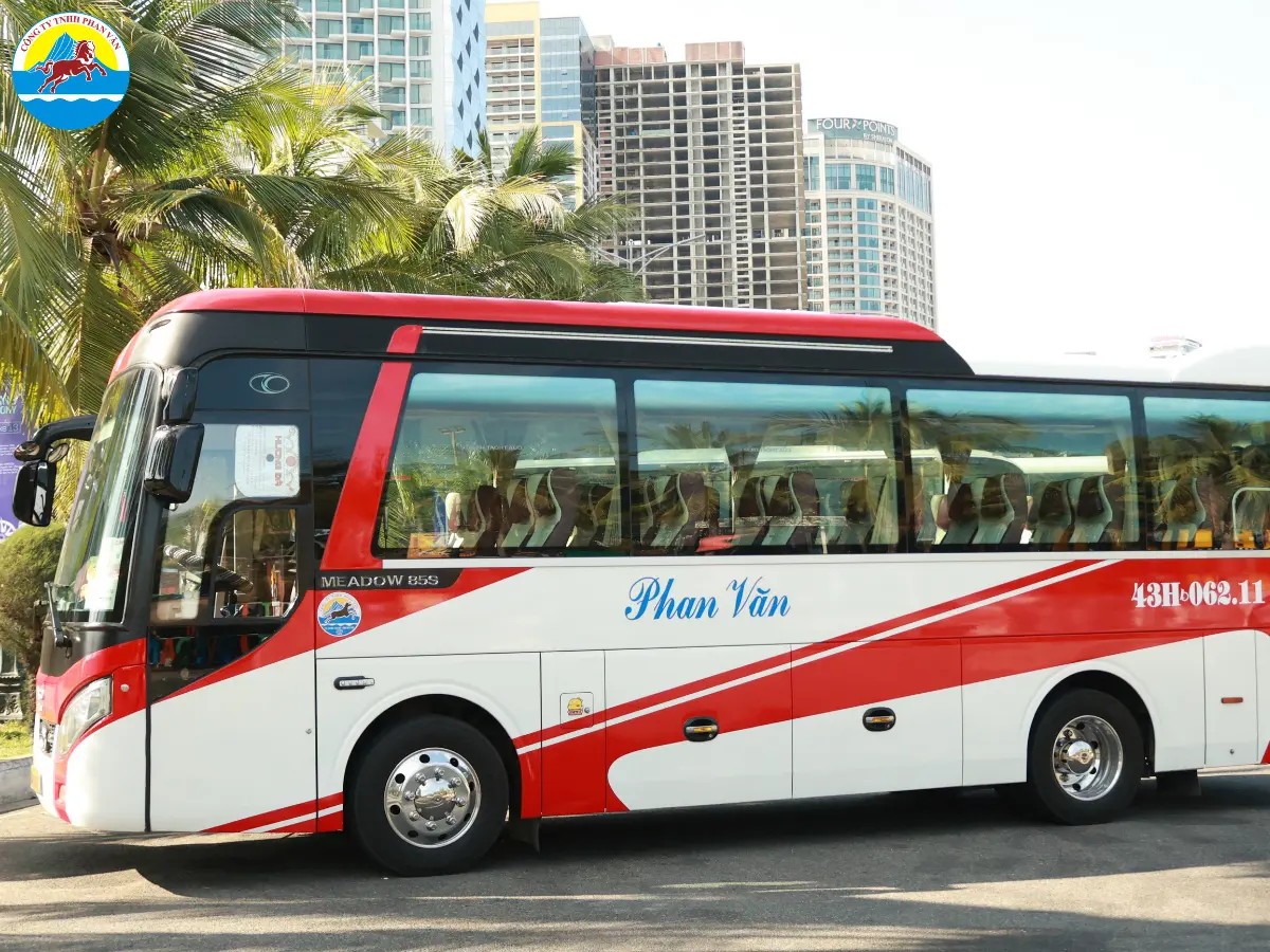 Xe khách tuyến Đà Nẵng - Sài Gòn của Phan Văn Travel chuẩn bị khởi hành