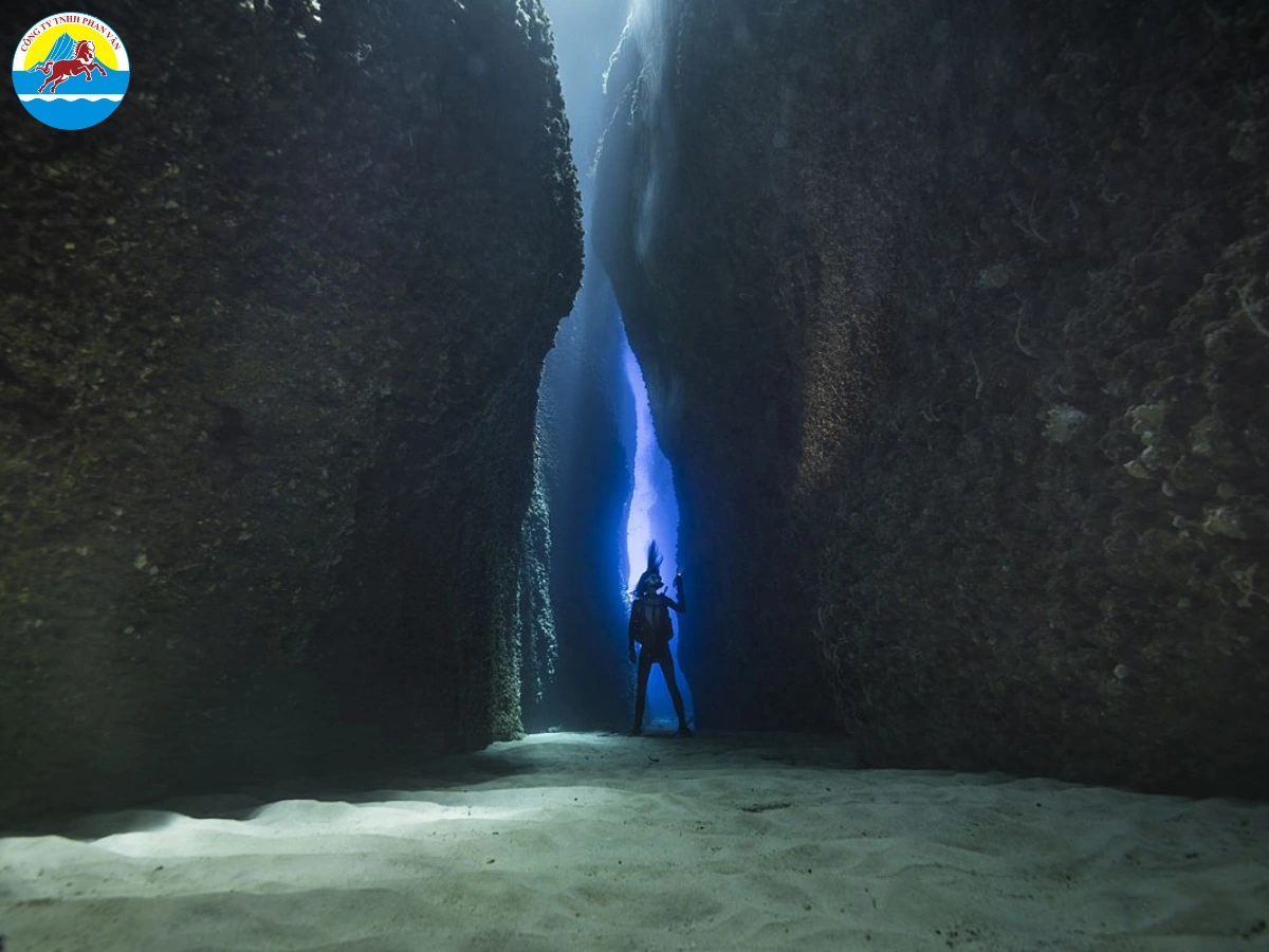 Đường hầm Leru Cut