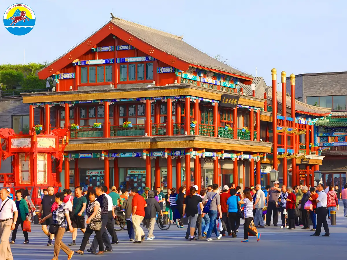 Phố đi bộ Bắc Kinh Lộ vào một buổi sáng đầu thu