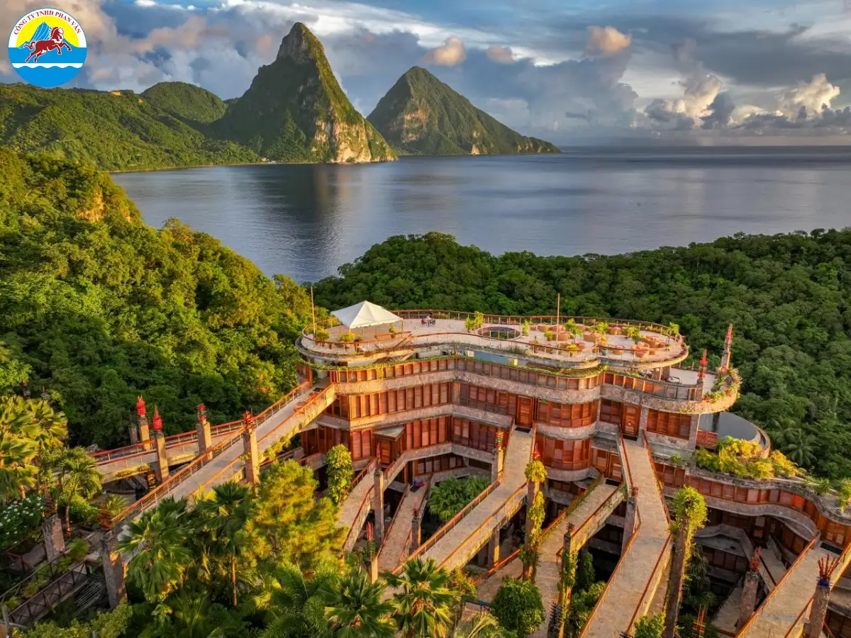 Jade Mountain Resort