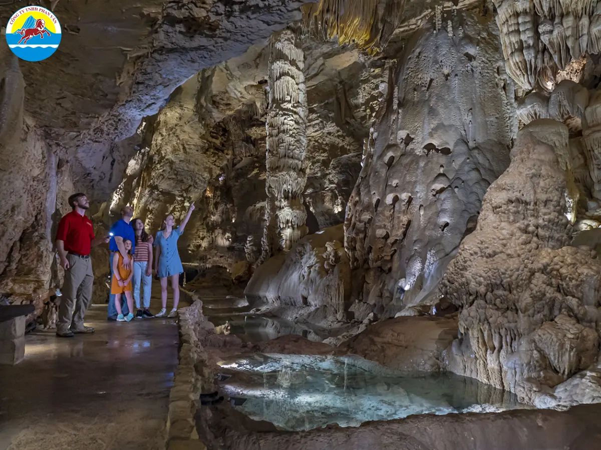 Hang động Natural Bridge Caverns