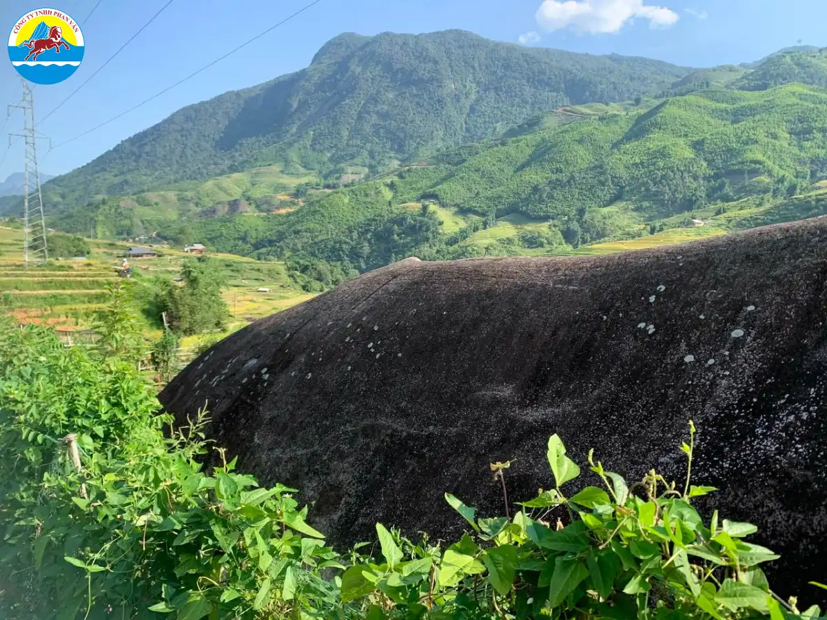 Bãi đá cổ Sapa
