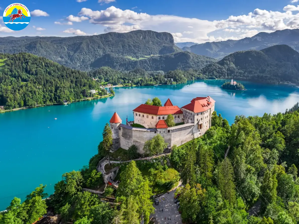 Mỗi mùa ở Slovenia có vẻ đẹp riêng