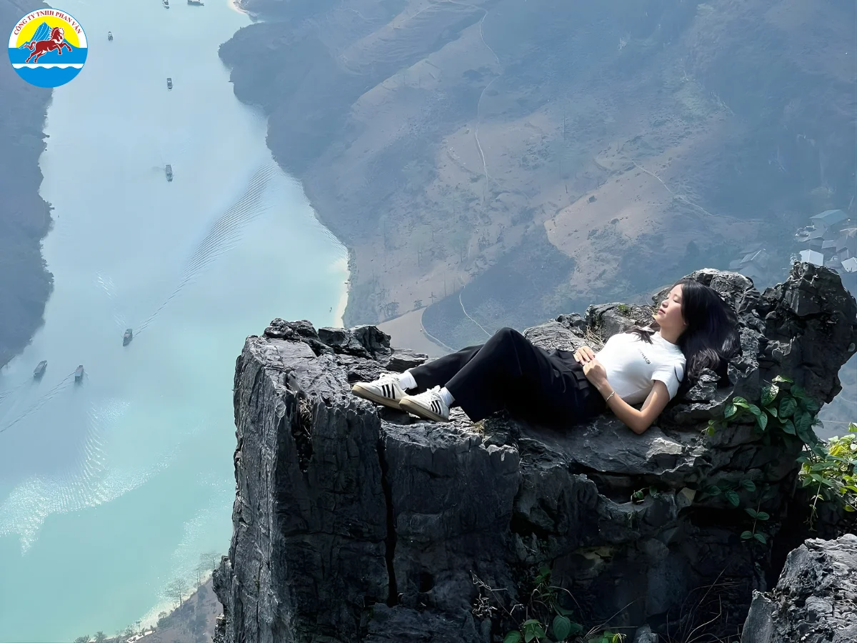 Mỏm đá tử thần