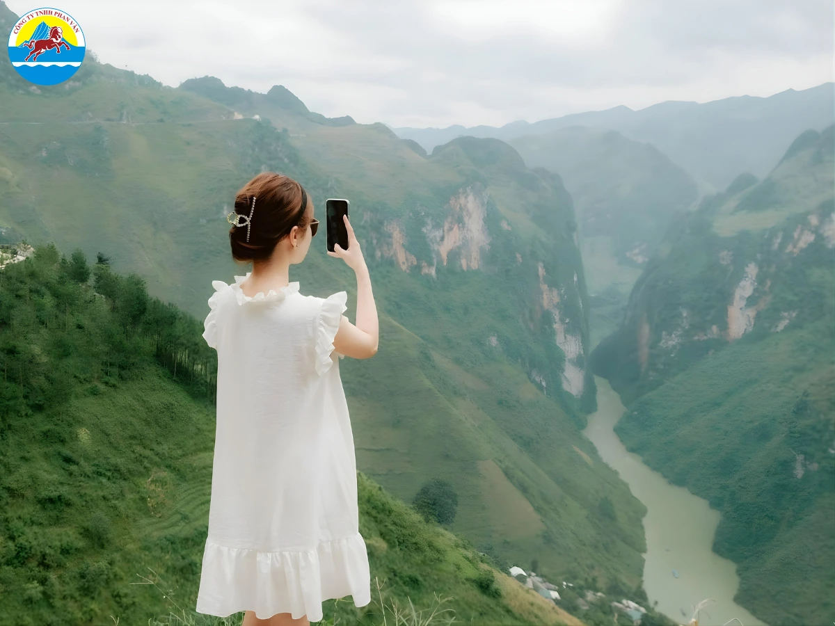 Check-in từ đỉnh đèo Mã Pí Lèng