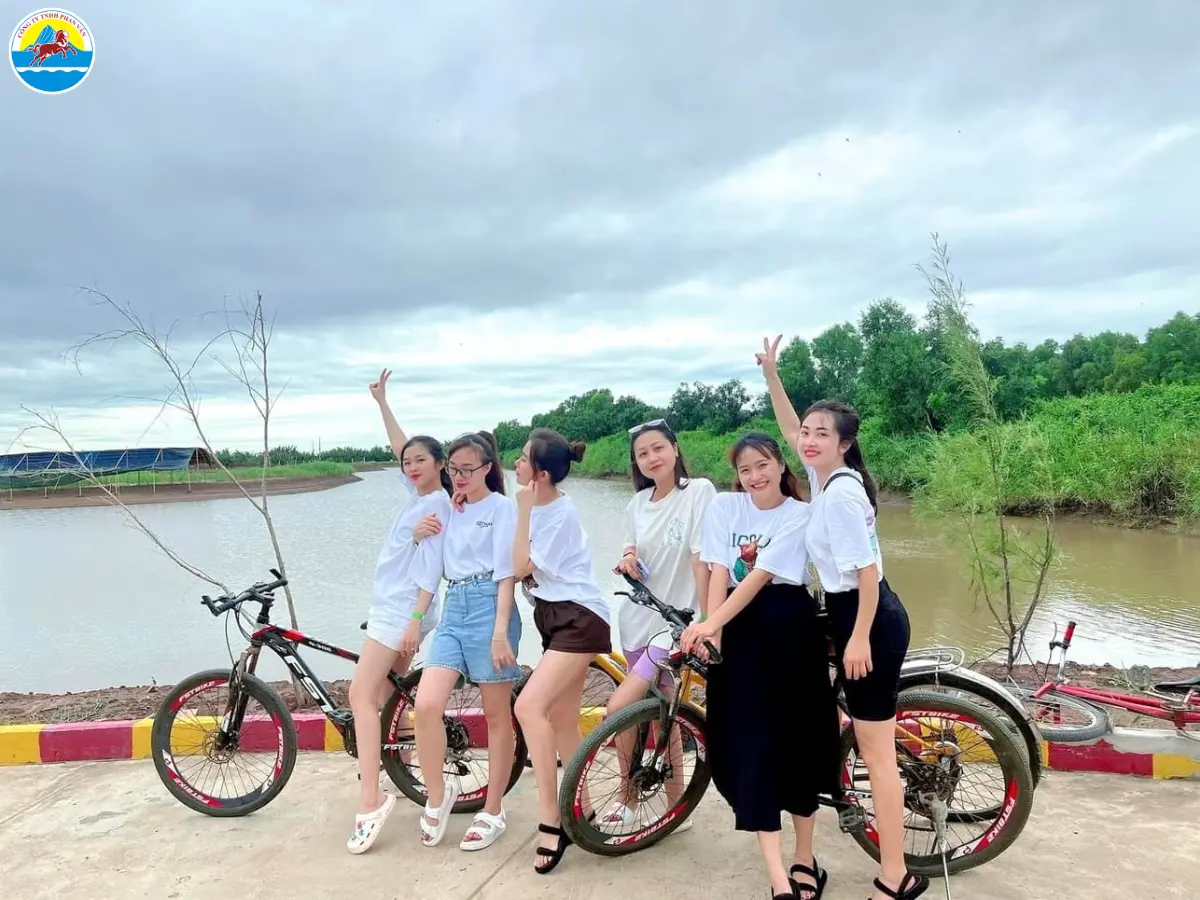 du lịch tân phú đông​