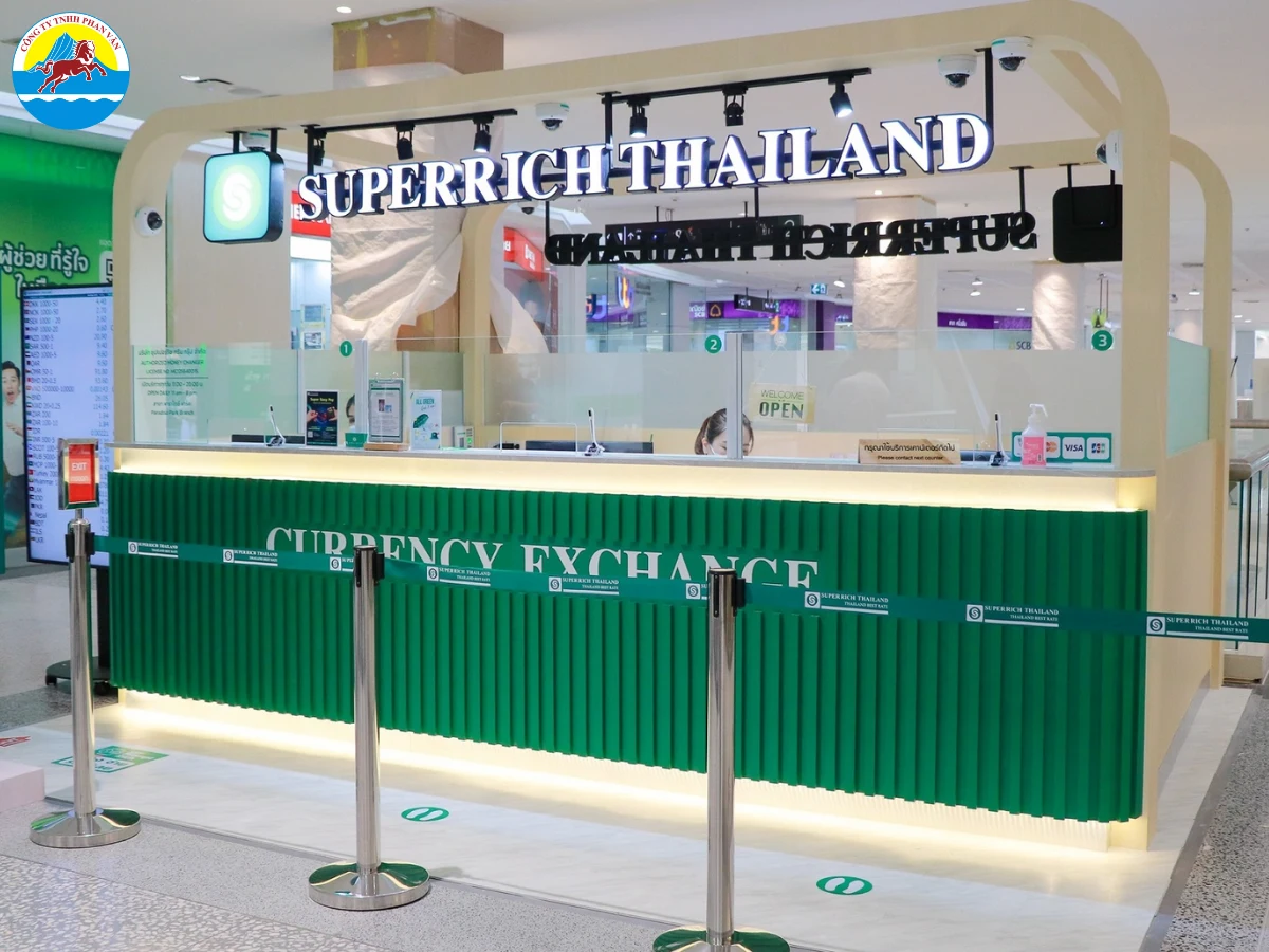 Sang Thái Lan nên đổi tiền tại các quầy Superrich để có tỷ giá tốt