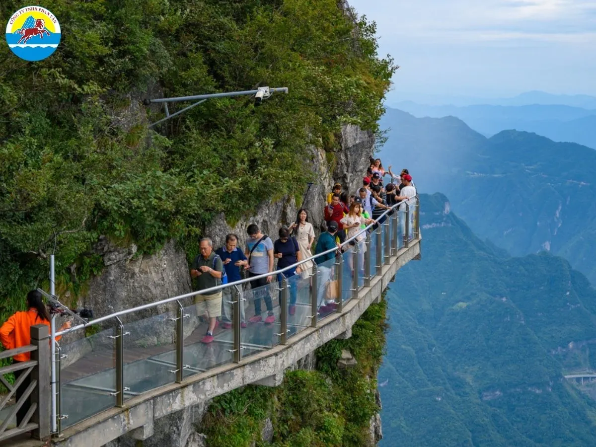 Tham quan Thiên Môn Sơn