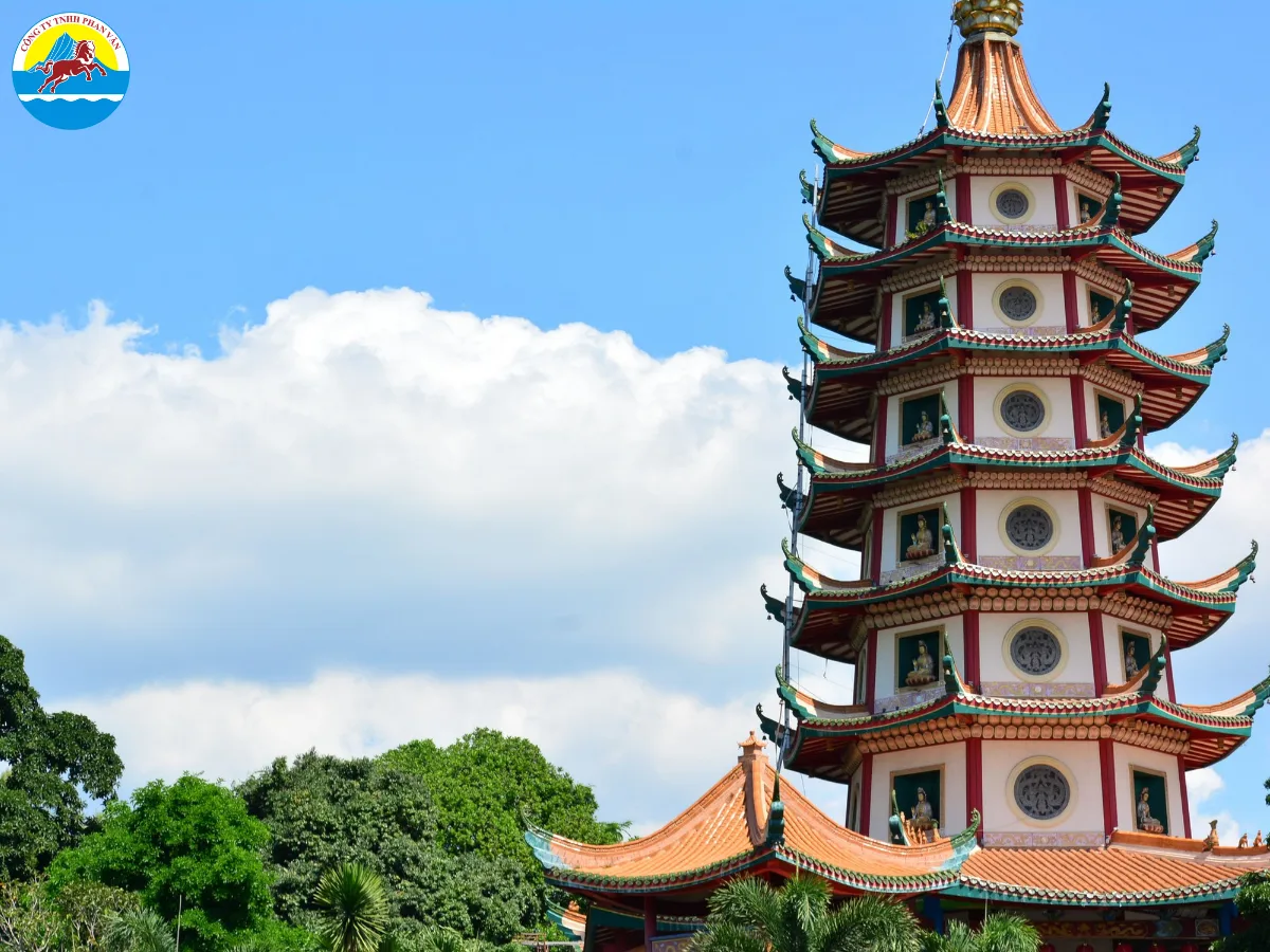 Chùa Long Hoa Thượng Hải – cổ tự lâu đời với tháp bát giác 7 tầng