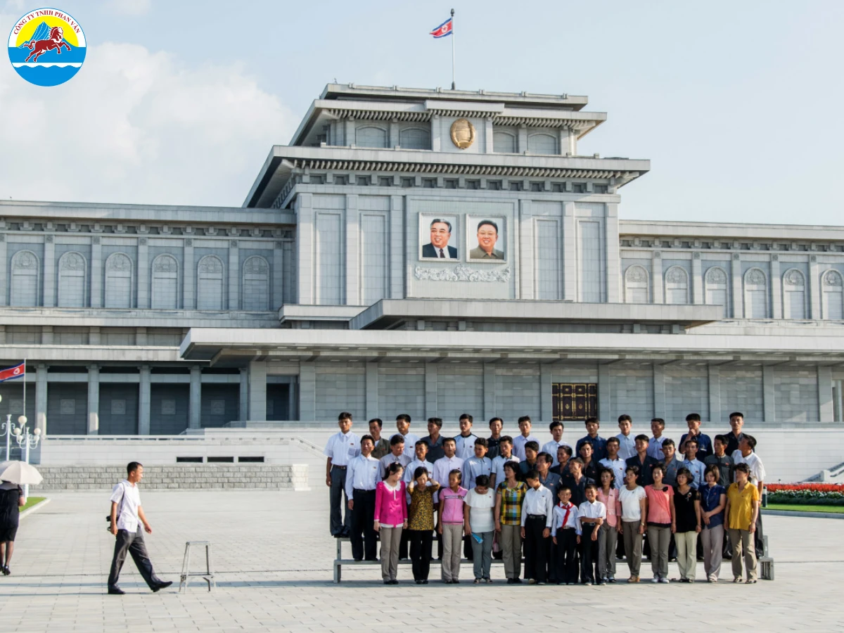 Tham quan Tượng đài và Nghi thức tại Cung điện Kumsusan