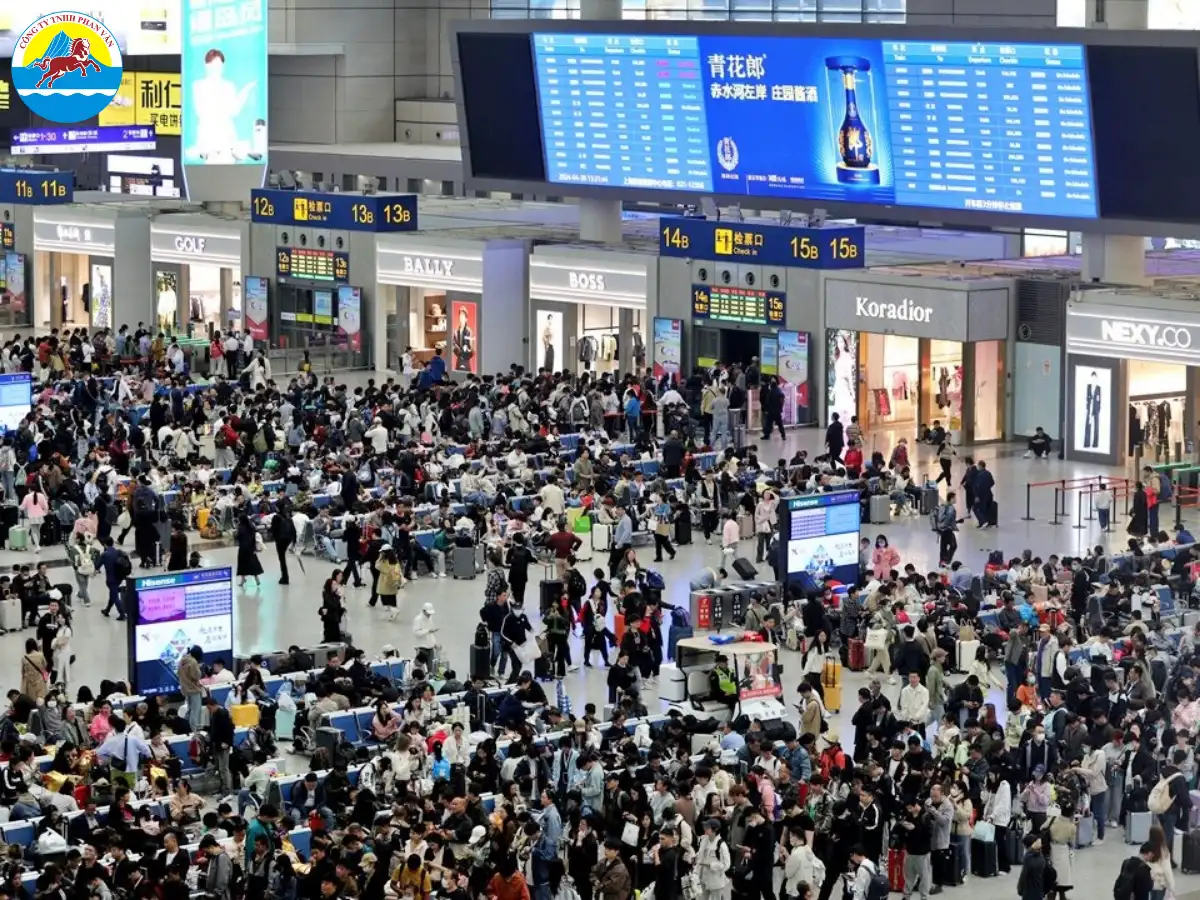 Tháng 5 khá đông khách du lịch nội địa