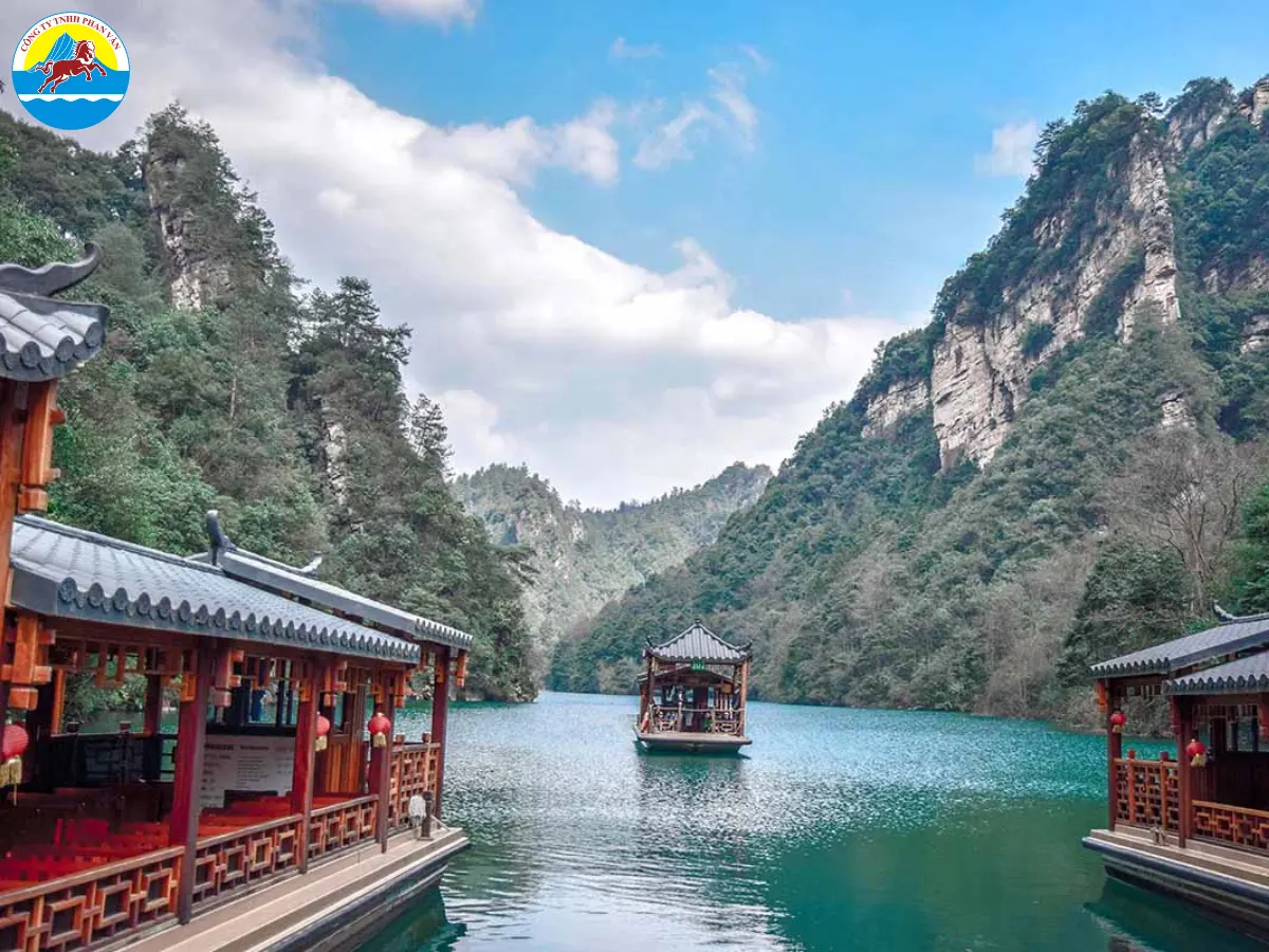 Cảnh quan hùng vĩ Trung Quốc tháng 5