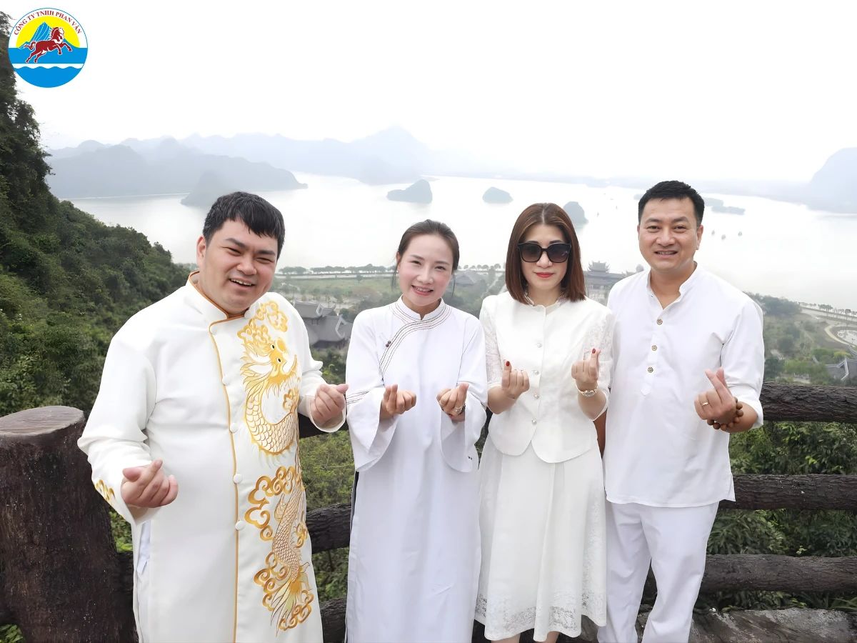 du lịch Uông Bí​