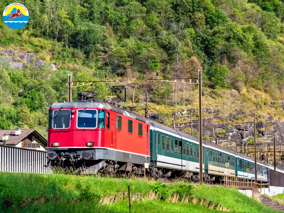 Hệ thống tàu cao tốc ở Vân Nam phát triển mạnh, nối liền các thành phố lớn