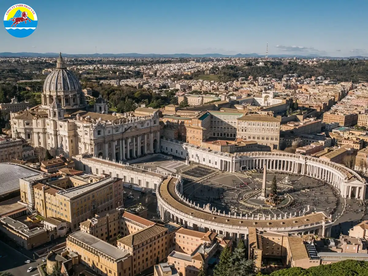 Mùa hè ở Vatican thì khá khắc nghiệt