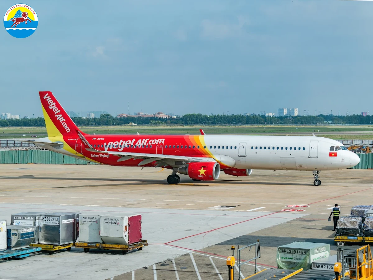 Có nhiều phương thức chính để tới Viêng Chăn từ Việt Nam