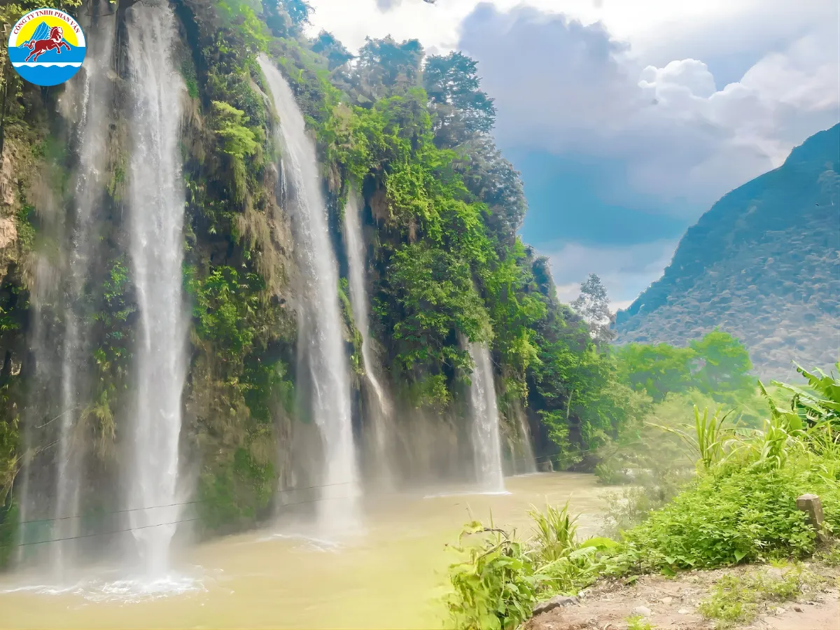 Thác Nặm Rứt