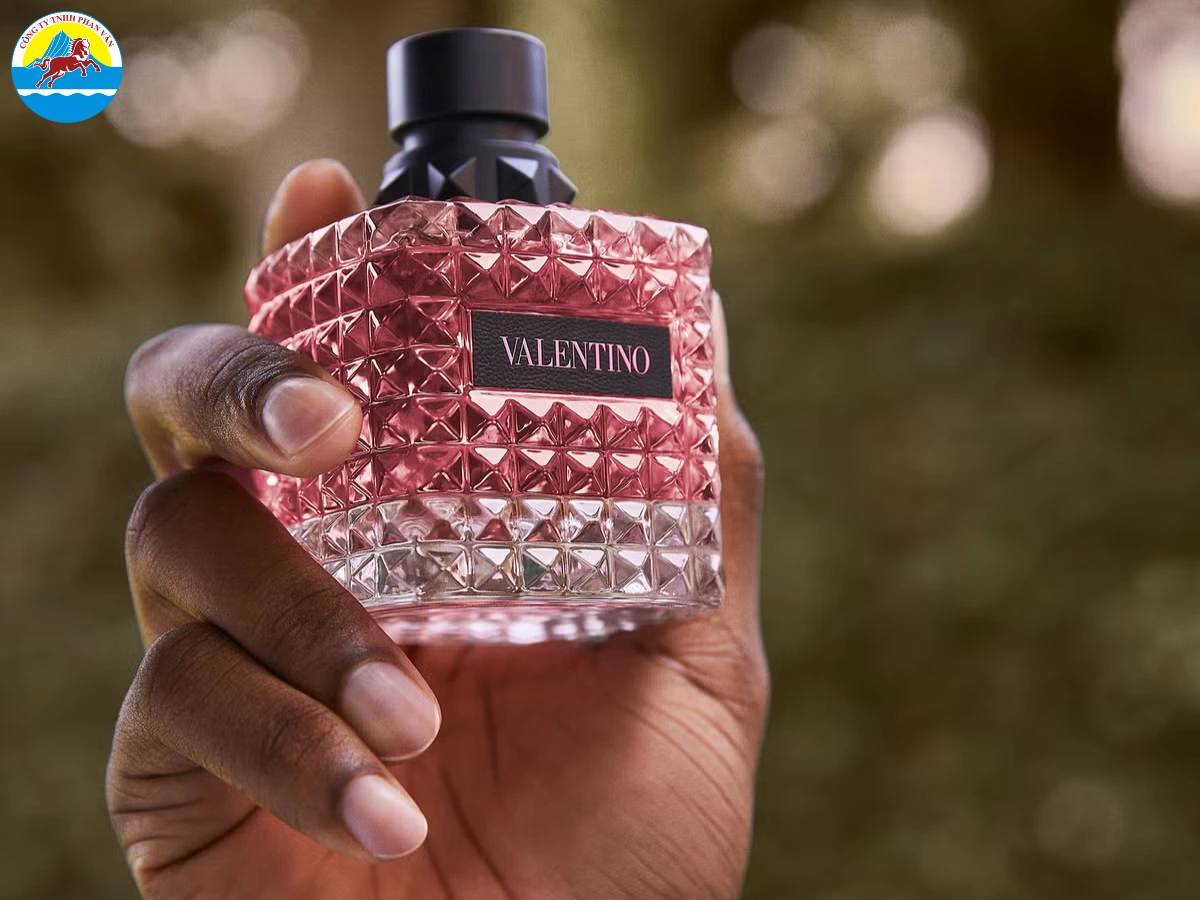 Nước hoa và mỹ phẩm Valentino
