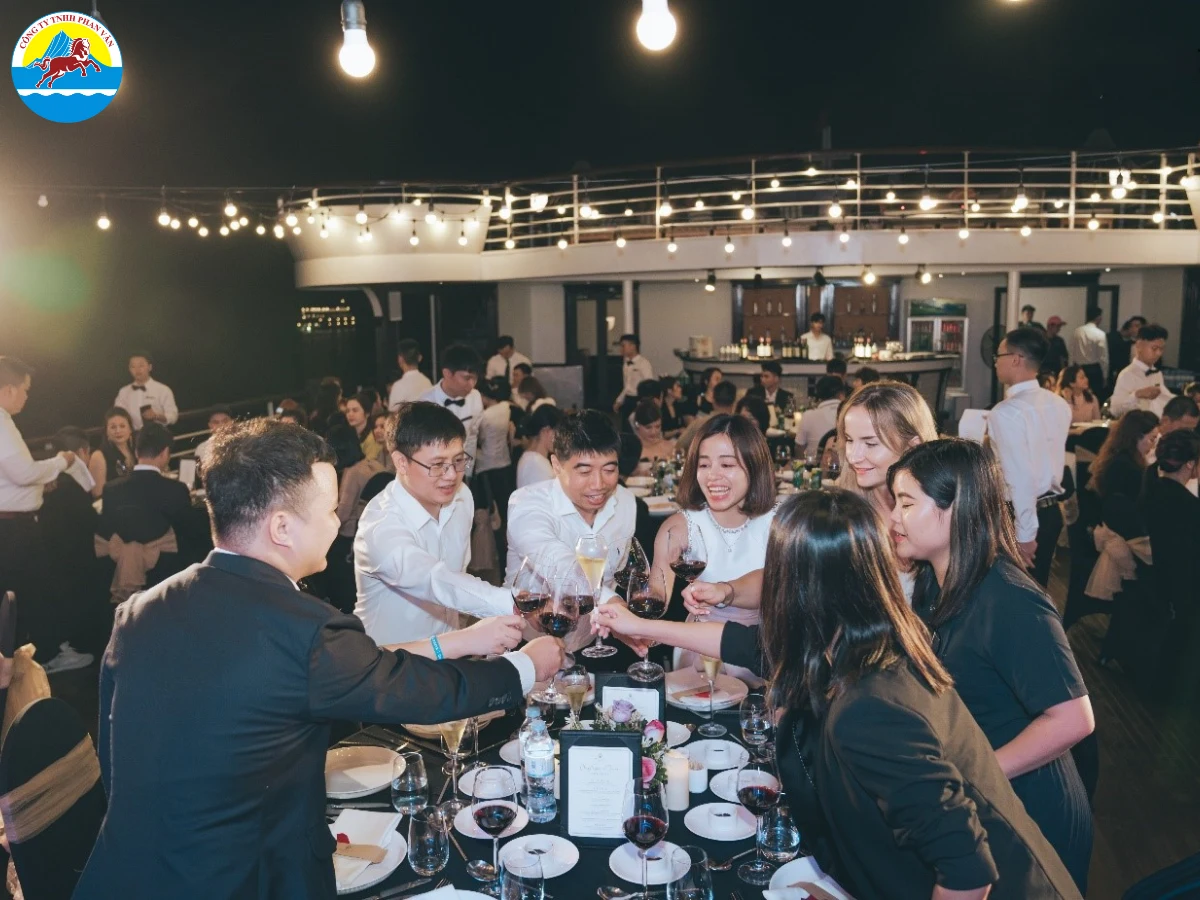 Gala Dinner tri ân khách hàng/đối tác
