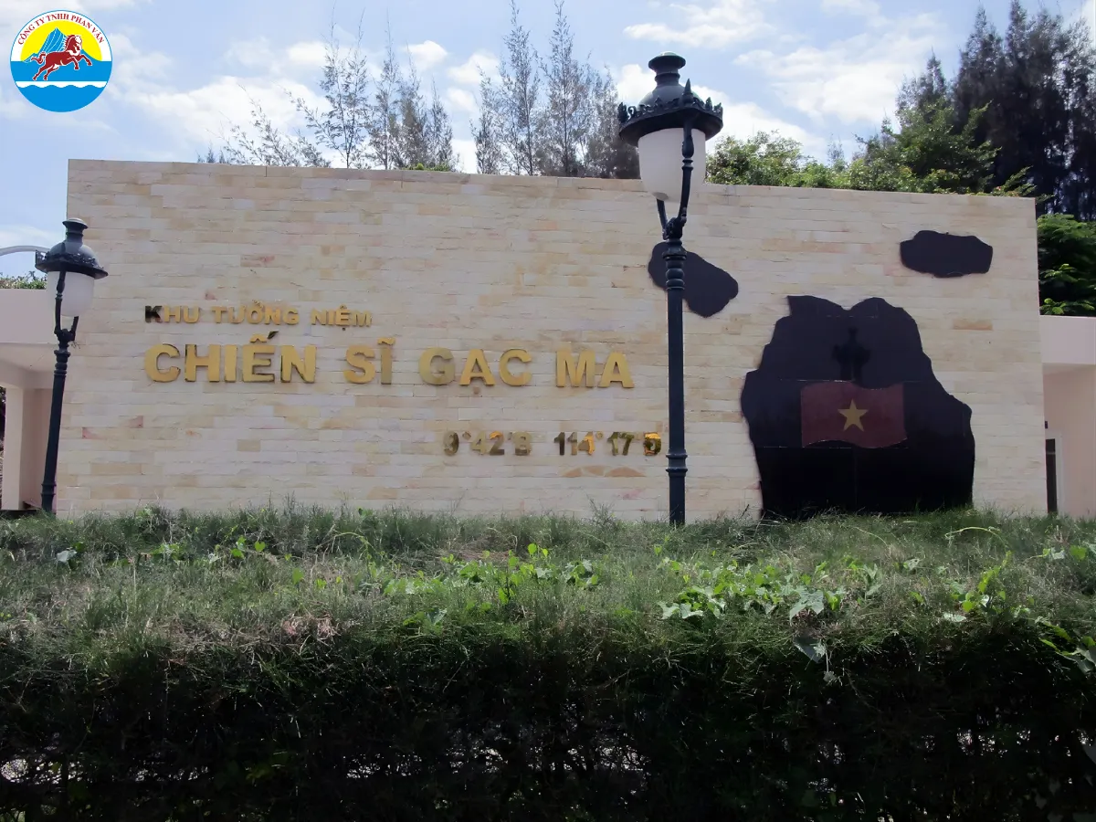 gần sân bay Cam Ranh có gì chơi