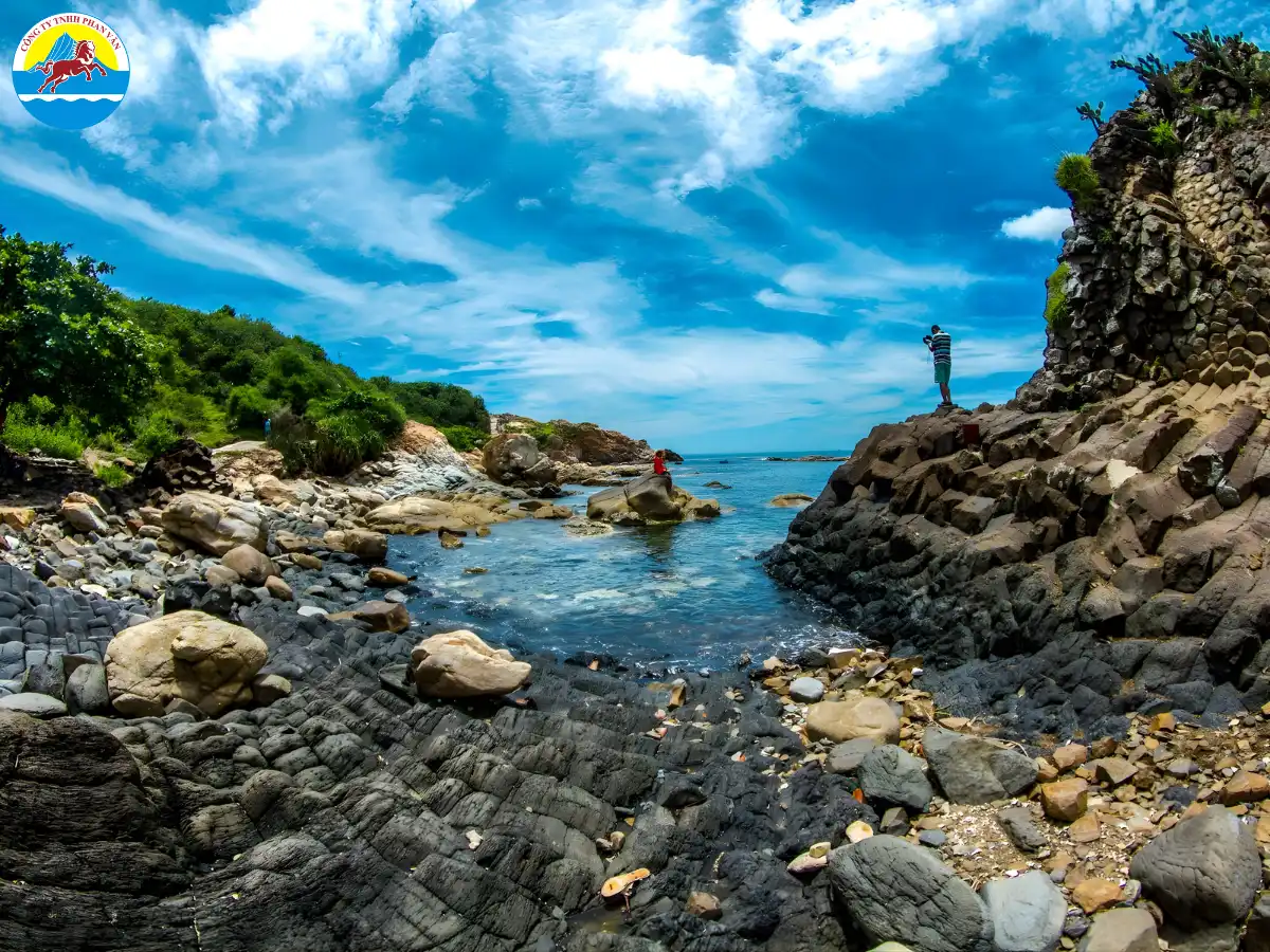 Ghềnh Đá Đĩa ở Phú Yên