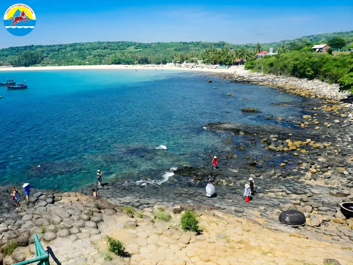Ghềnh Đá Đĩa ở Phú Yên