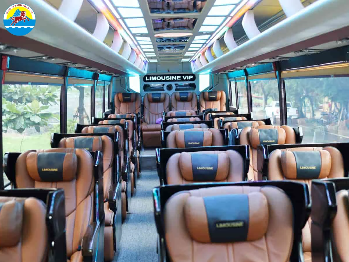 Phan Văn Travel đầu tư đội xe hiện đại với dòng xe limousine 24 chỗ hàng đầu