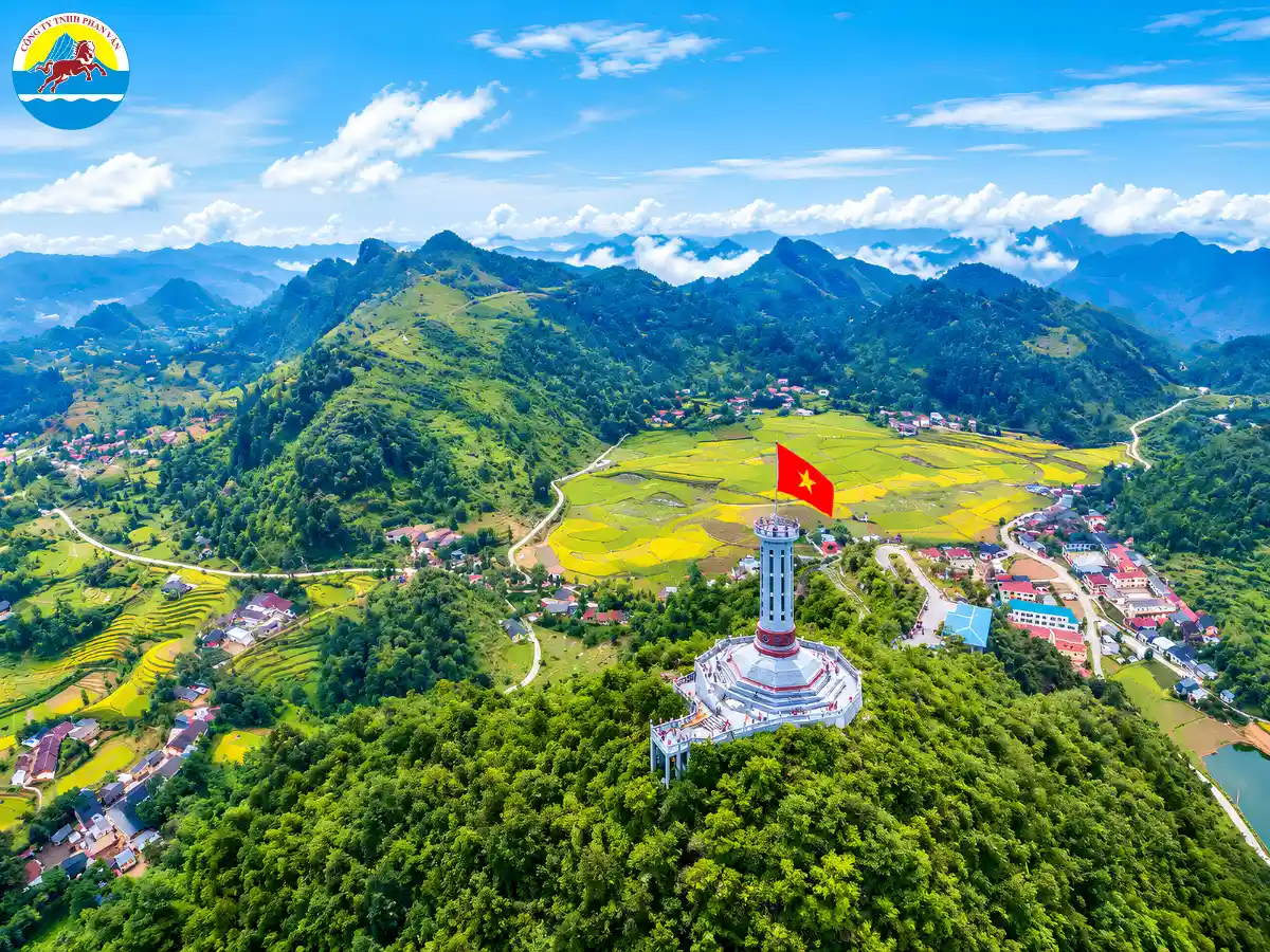 Chinh phục cột cờ Lũng Cú