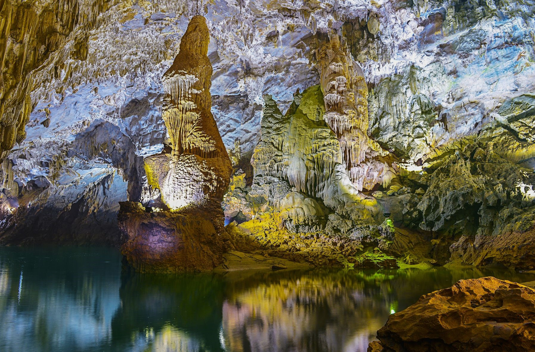 Cùng nhau khám phá Động Phong Nha