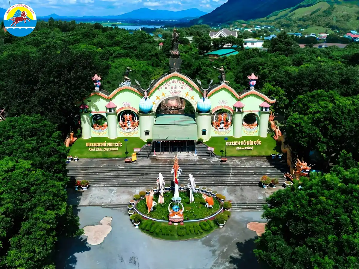 Hồ Núi Cốc Thái Nguyên có gì