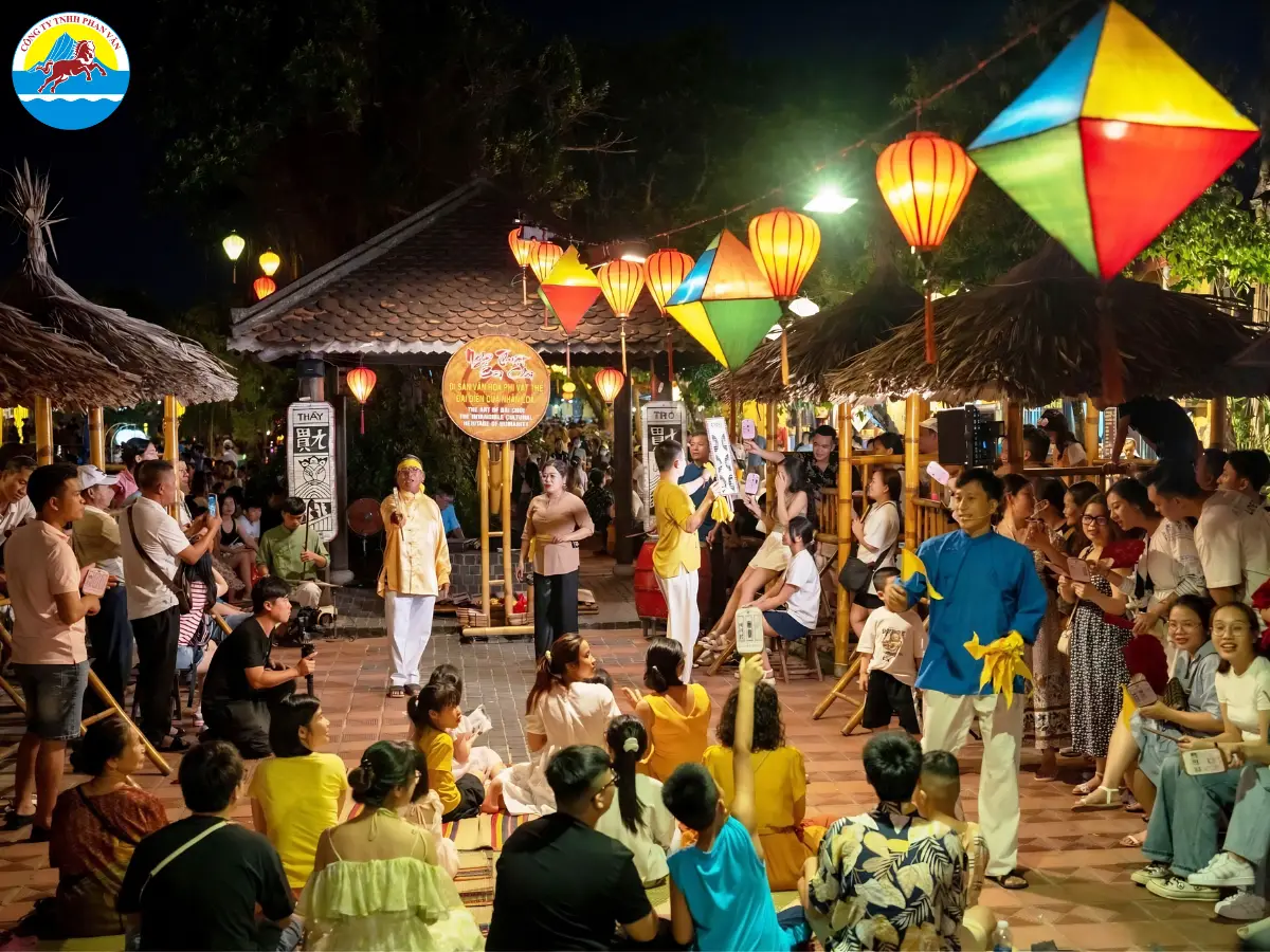 Show hát Bài Chòi phố cổ