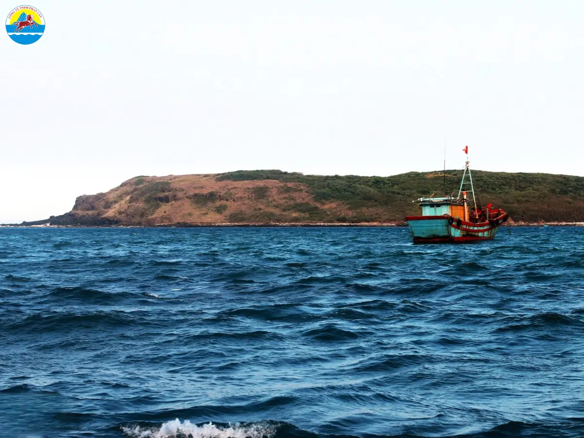 bãi biển hòn chùa