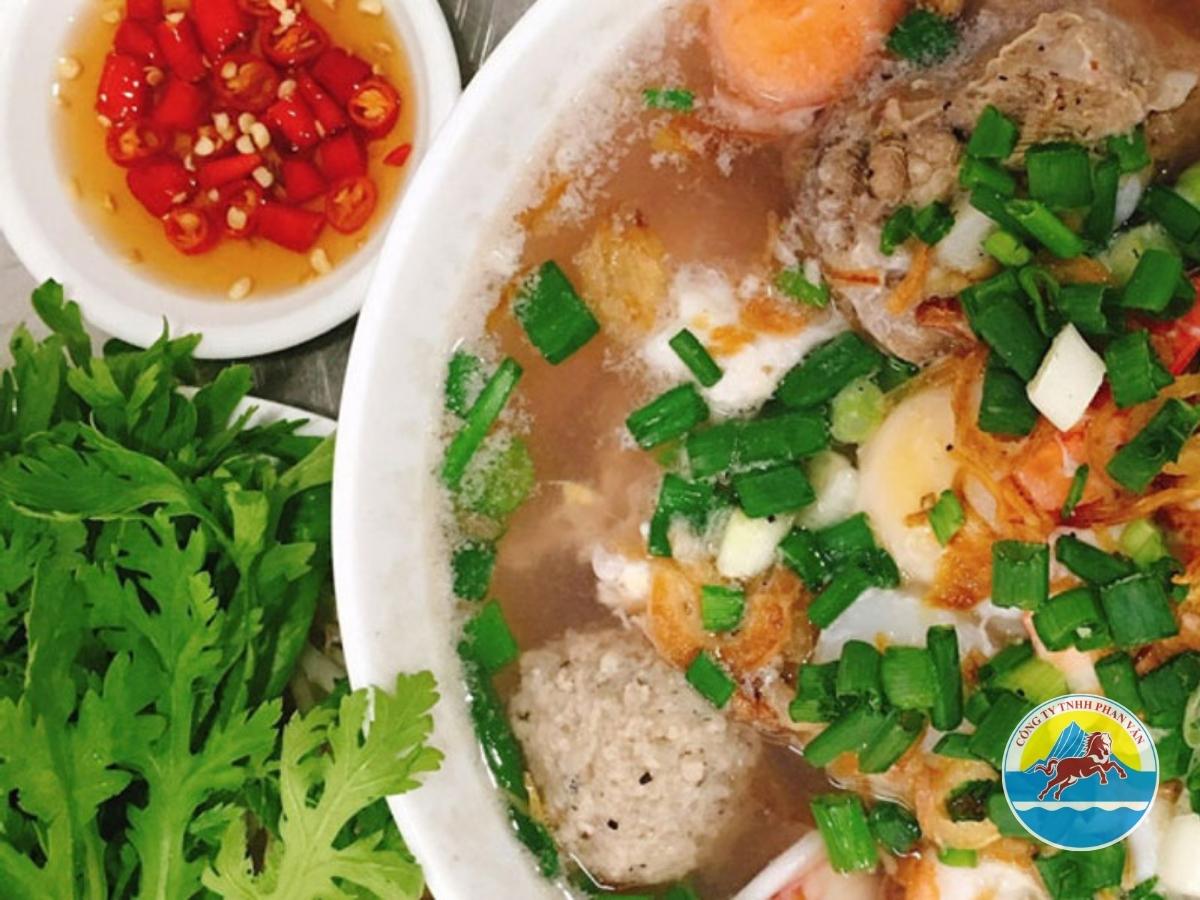 Hủ tiếu mực Ông Già