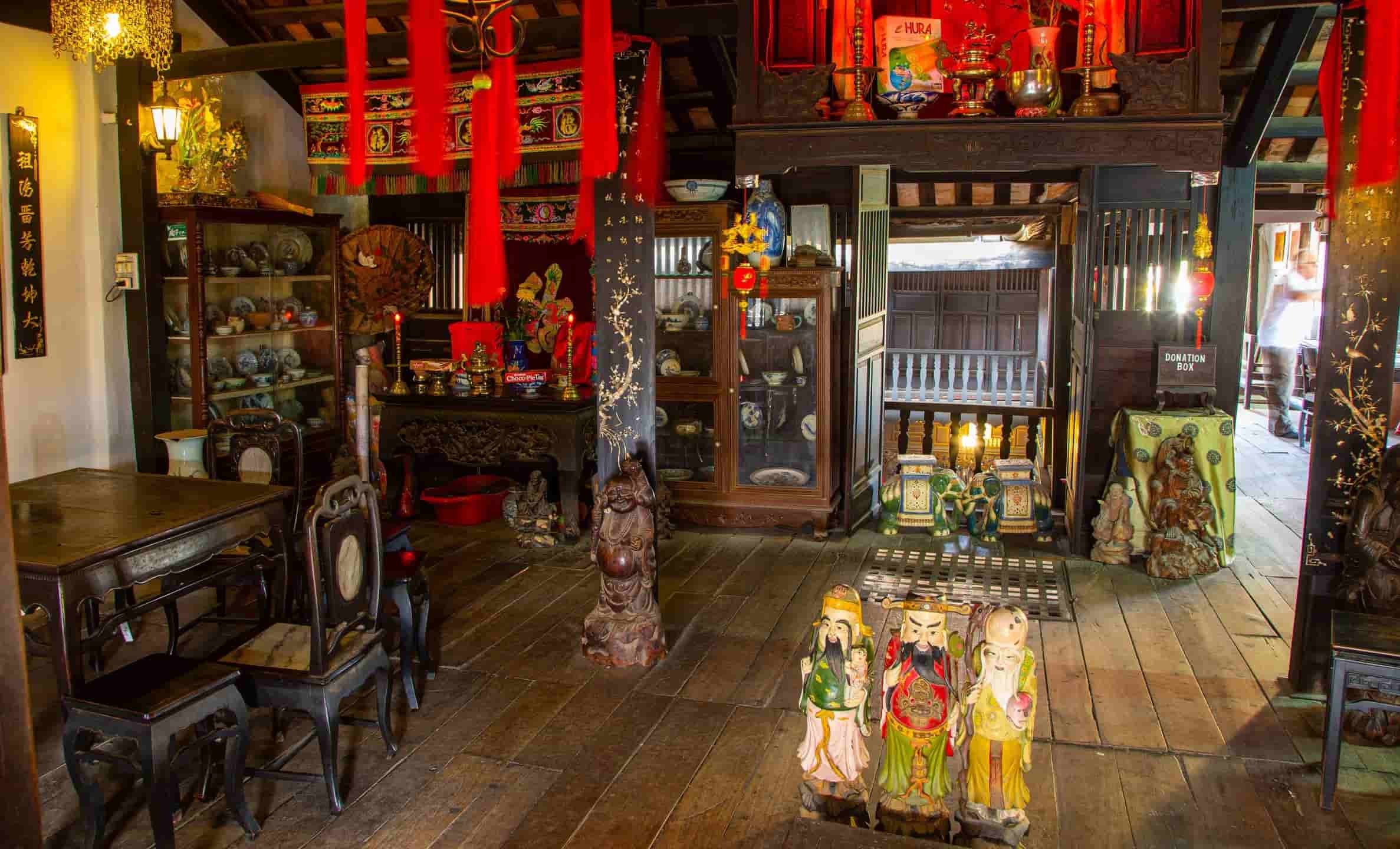 Không gian bên trong nhà cổ 