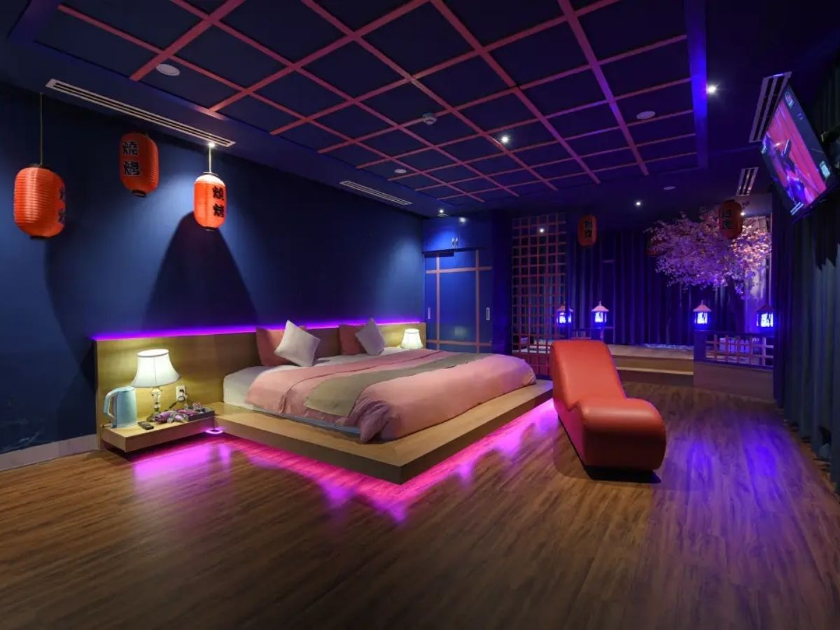 Super VIP có ghế tình yêu kèm đèn mood lighting và âm nhạc riêng