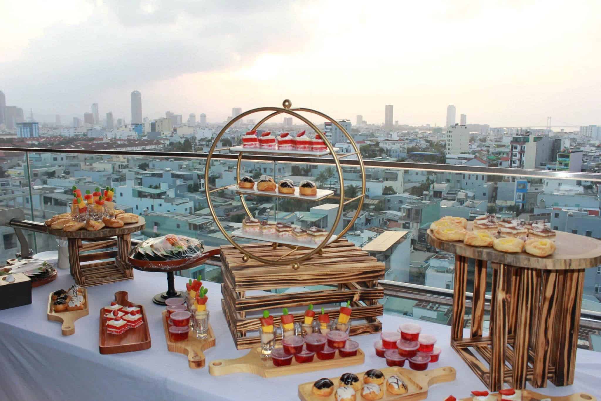 Tiệc buffet setup tại khu vực Khách sạn Phan Văn