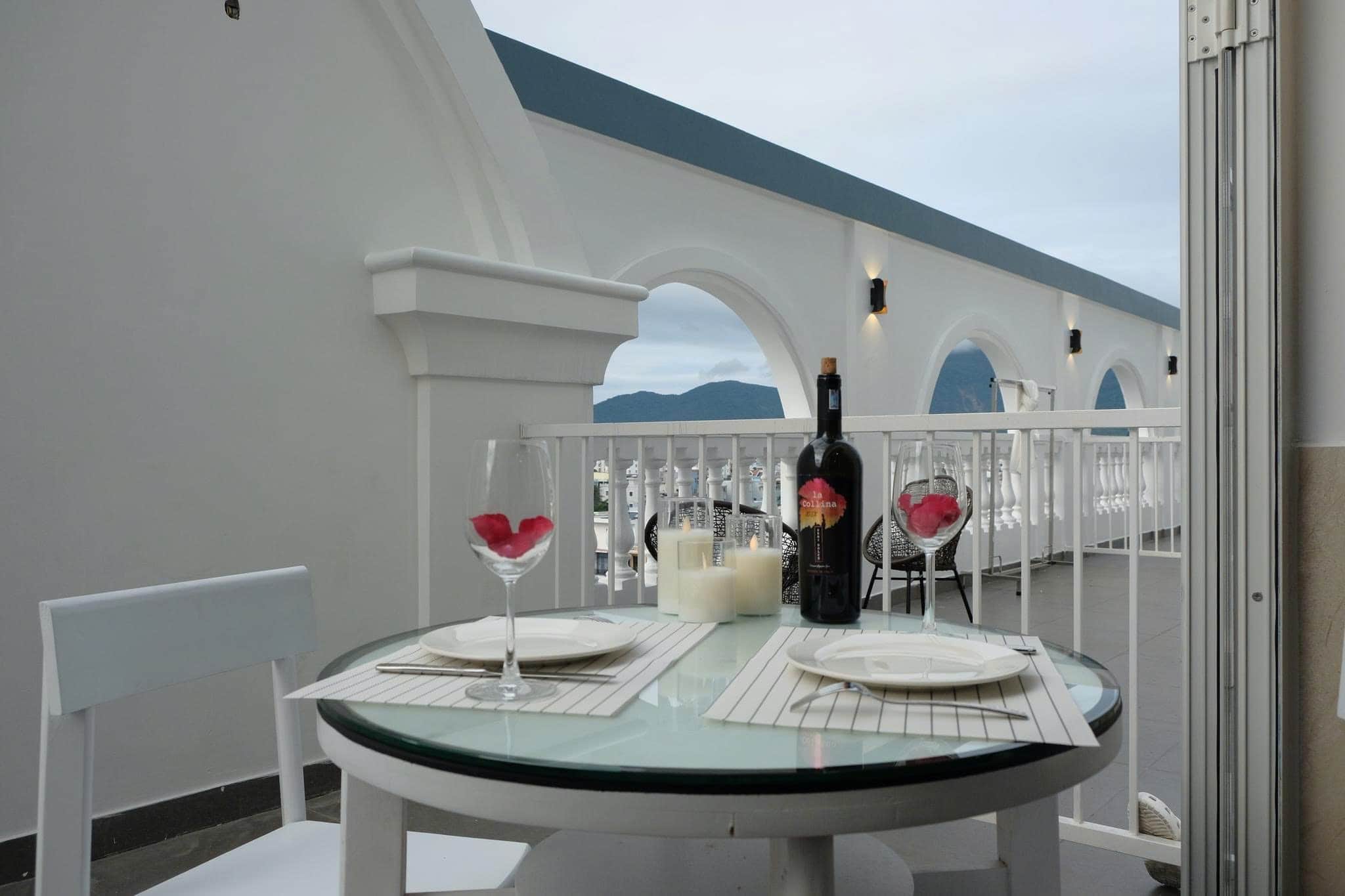 bộ bàn ghế tại ban công