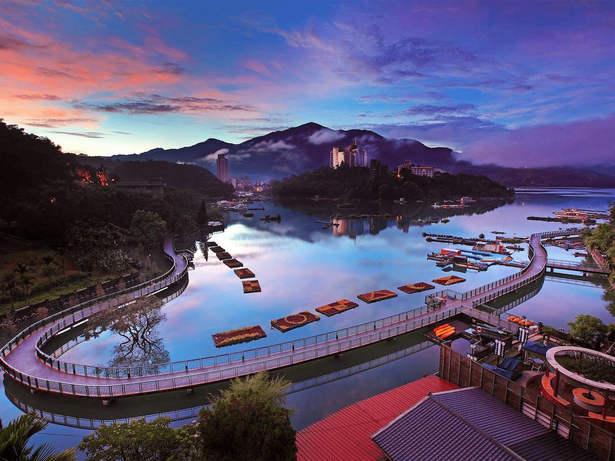 Hồ Nhật Nguyệt, viên ngọc quý của Đài Loan