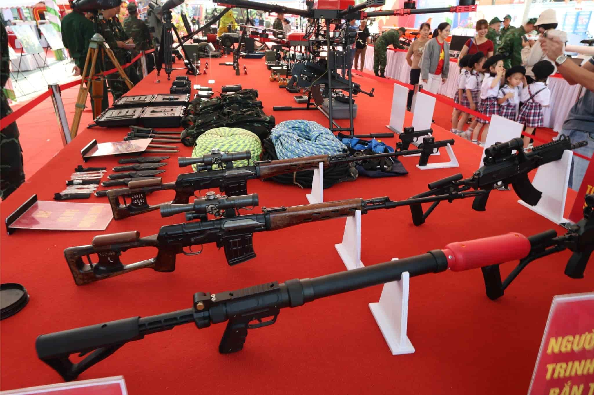 Dàn vũ khí, trang thiết bị quân sự