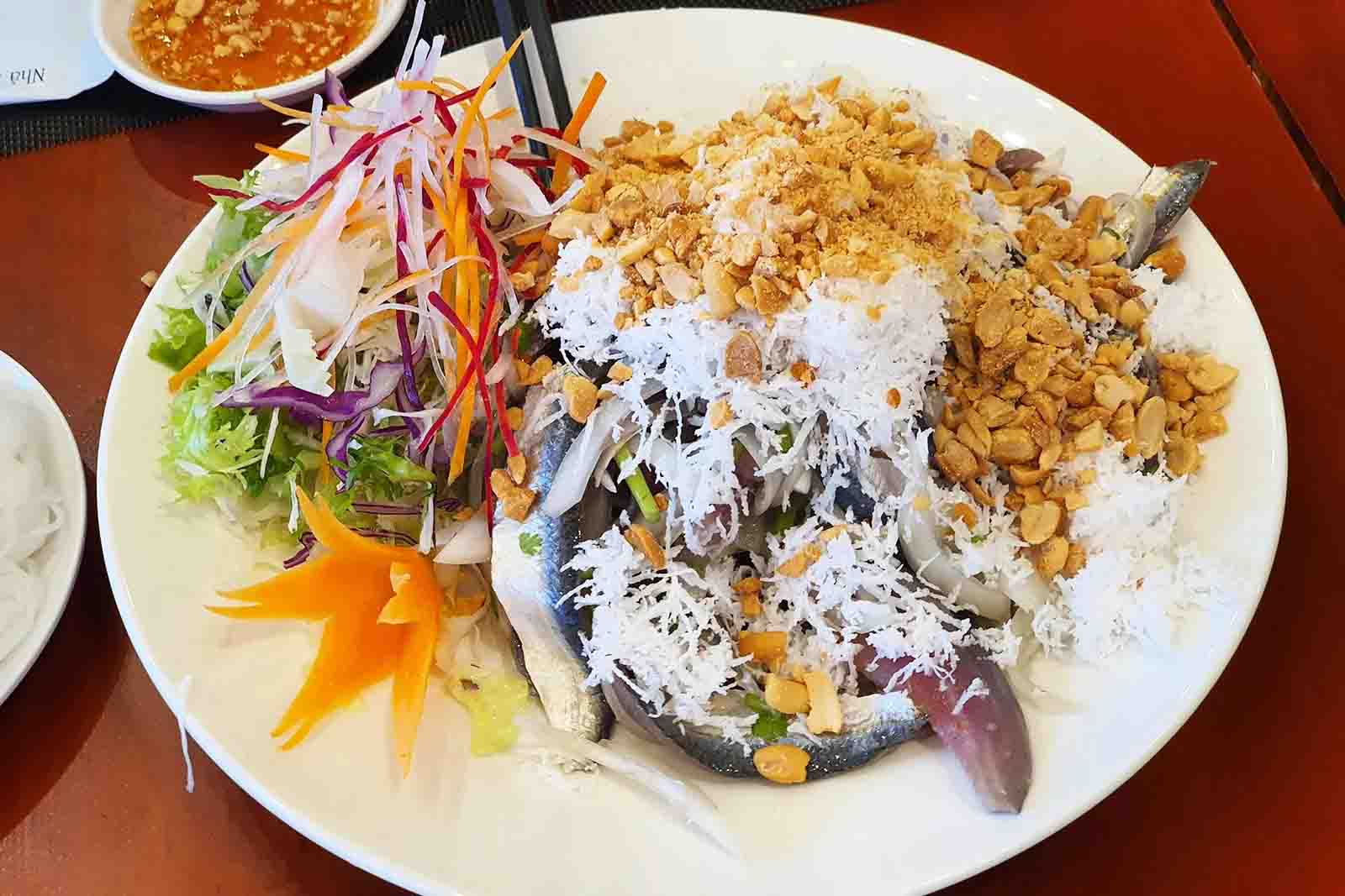 Gỏi cá trích tươi ngon