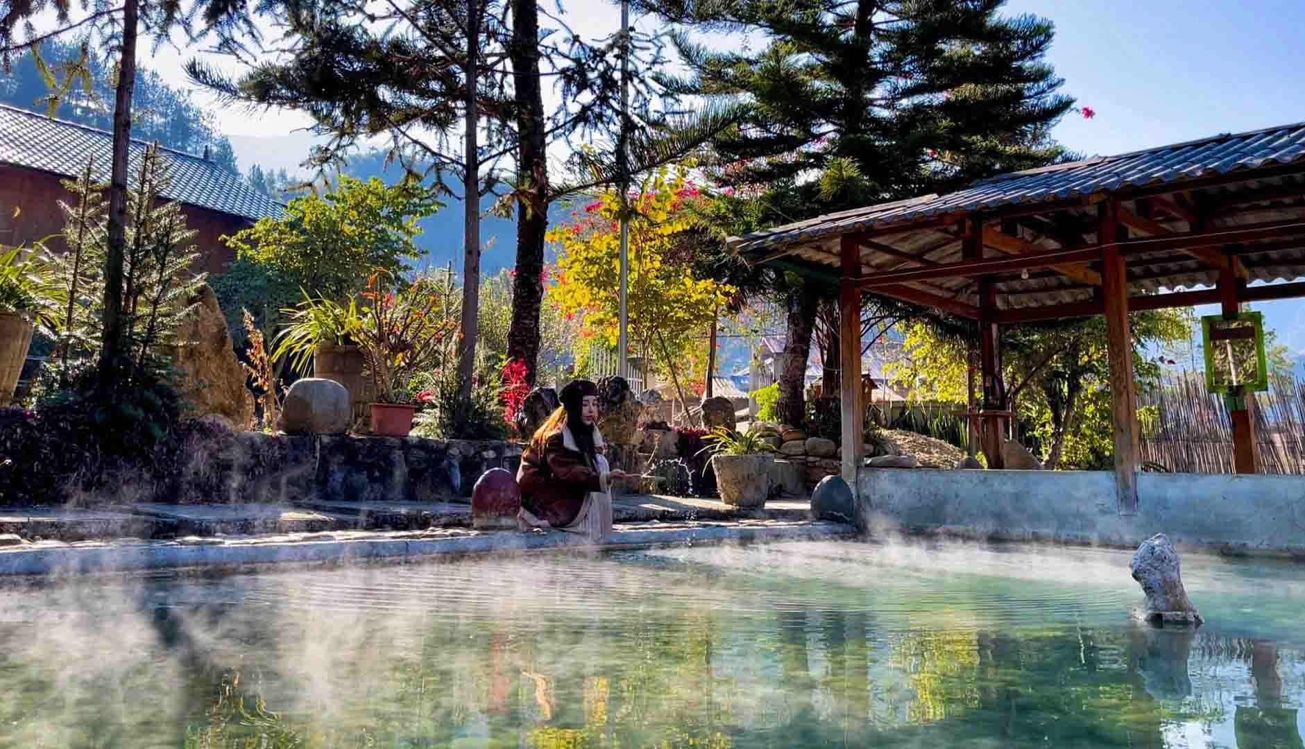 Suối khoáng nóng Mường La