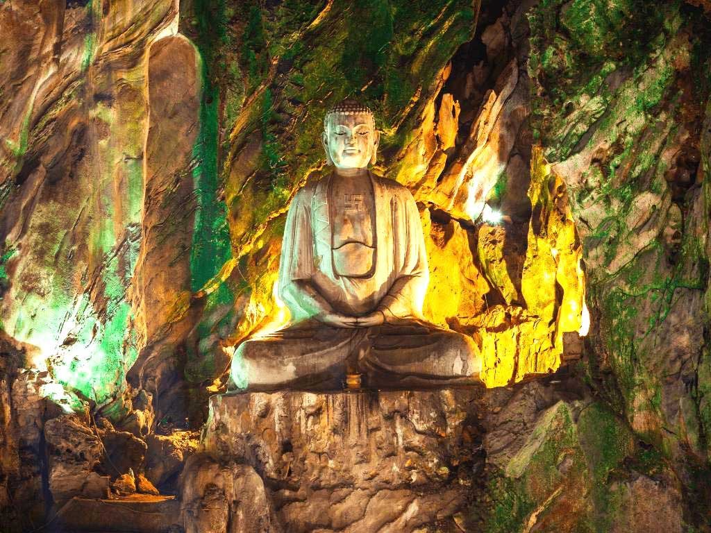 Động Huyền Không tại Ngũ Hành Sơn