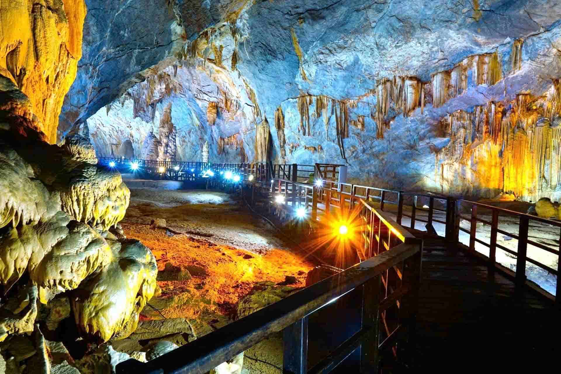 Tham gia Tour Động Thiên Đường – Động Phong Nha 1 Ngày