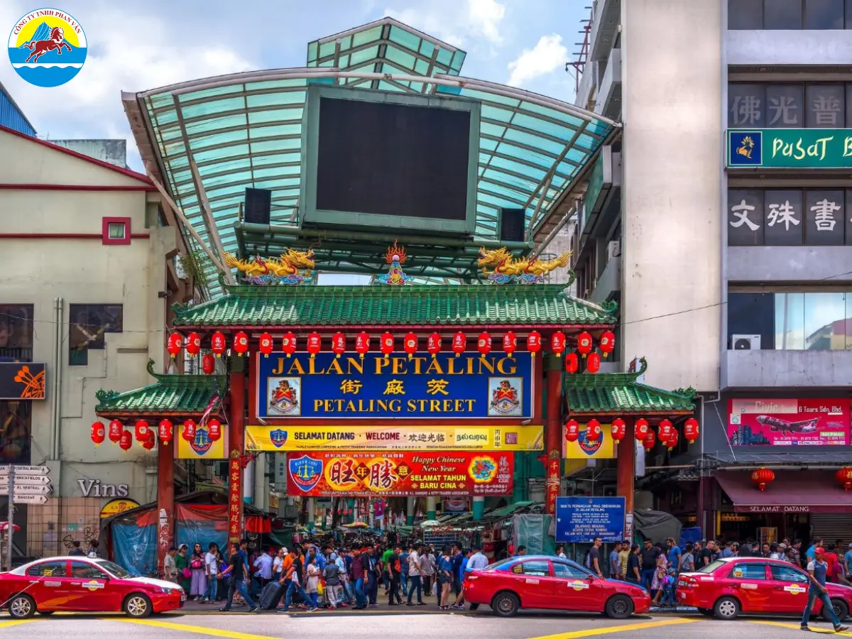 Du khách phải cảnh giác với việc móc túi ở các khu vực đông người như chợ Kuala Lumpur